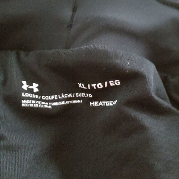 Under Armour black  gray camo  loose running shorts  Sz XL - Picture 5 of 9